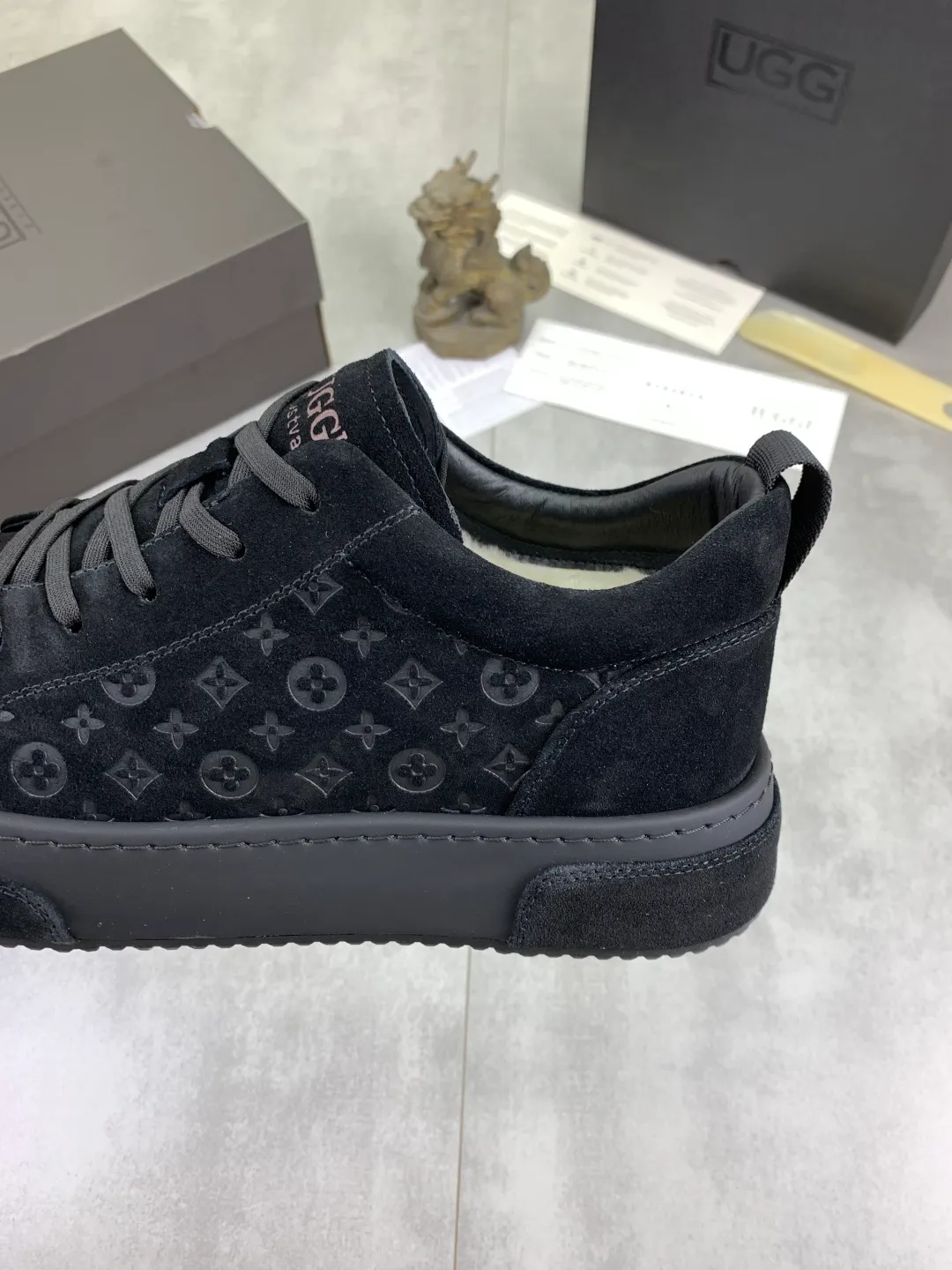 Men's men's shoes 💰P600 New arrival 🆕🆕🆕 IUGGI new retro presbyopic men's shoes Casual and versatile, full of high-end sense, fashionable and luxury style, joint model, retro presbyopic factor, full of handsome style, first layer suede cowhide, wool lining, rubber outsole, light and non-slip size: 39-44, three colors 9681-c22